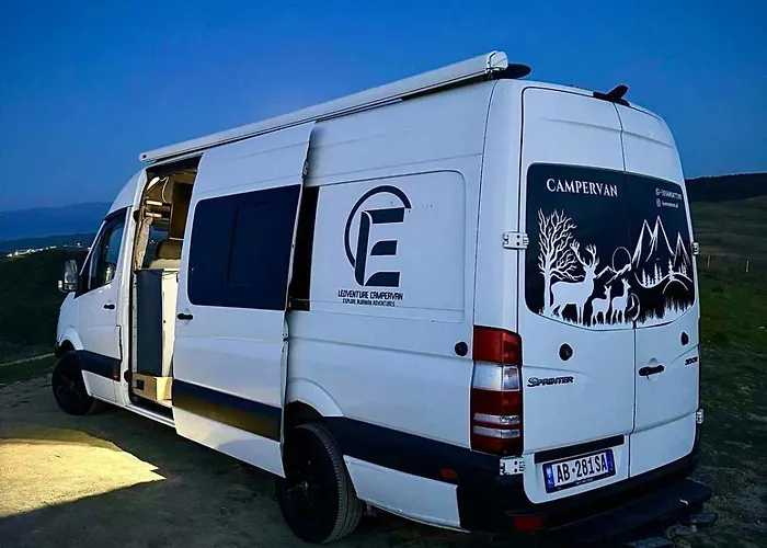 Leoventure Campervan 船屋 地拉那