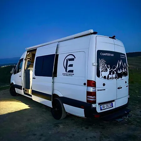 Leoventure Campervan 보트호텔 티라나